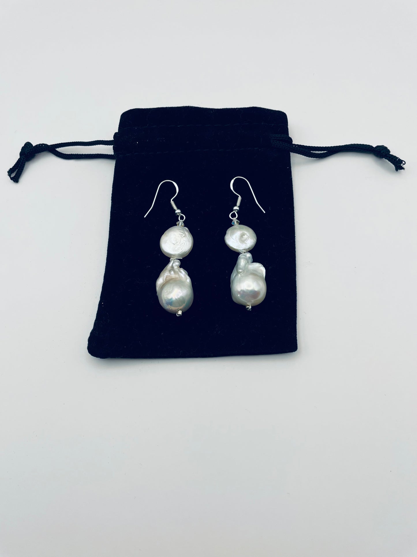 Earring Pearls and Crystals/Silver Plated