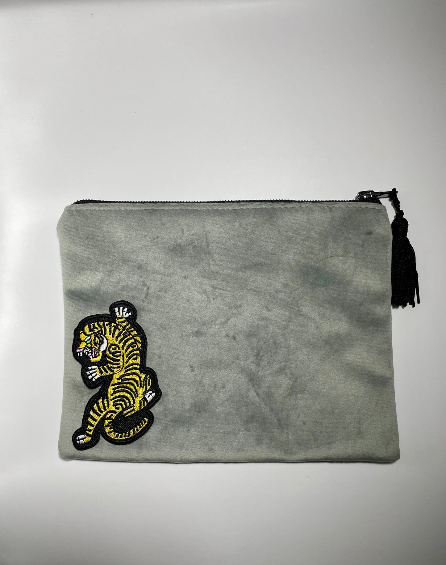 Velvet Pochette grey with Patch