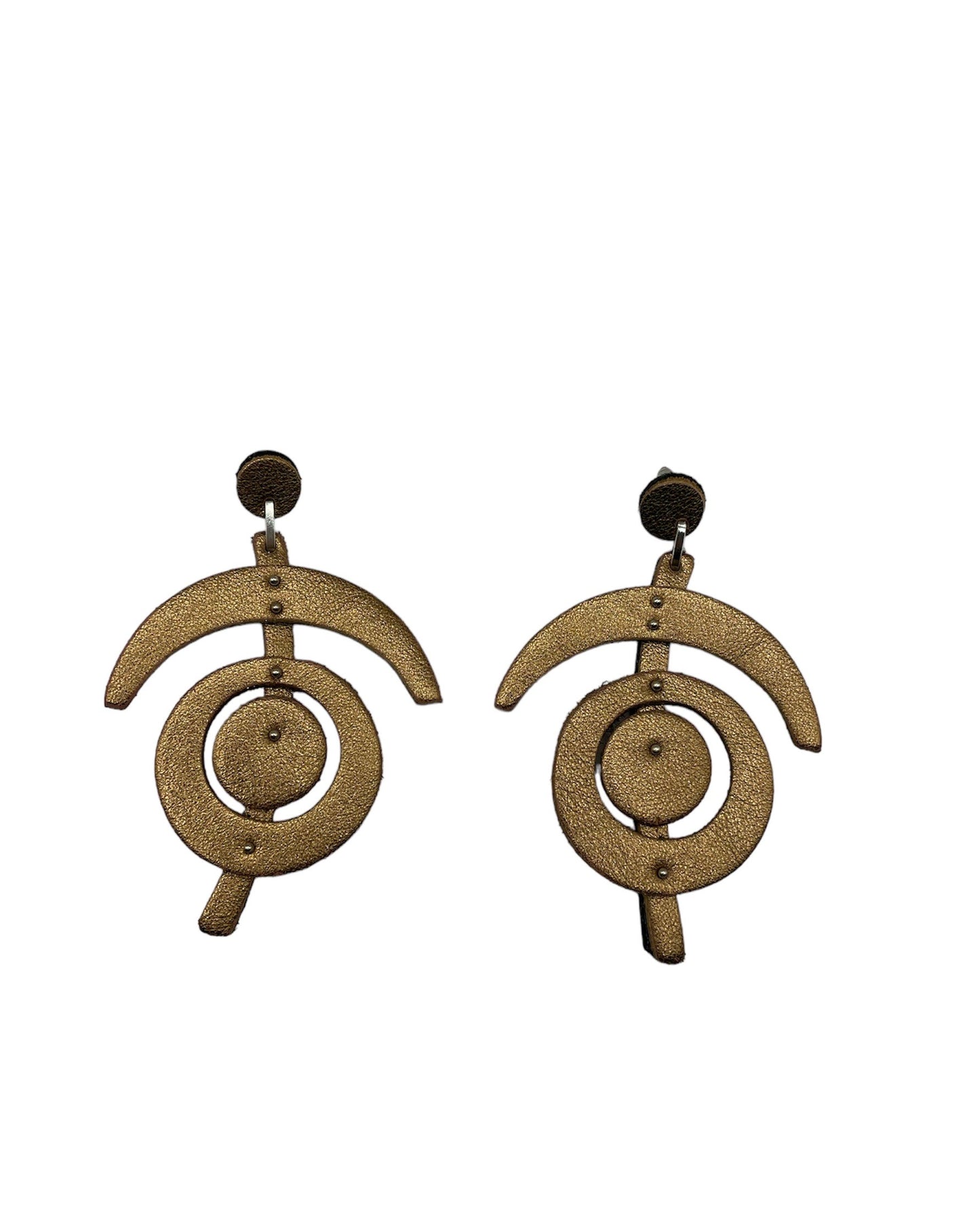 Leather earring Totem