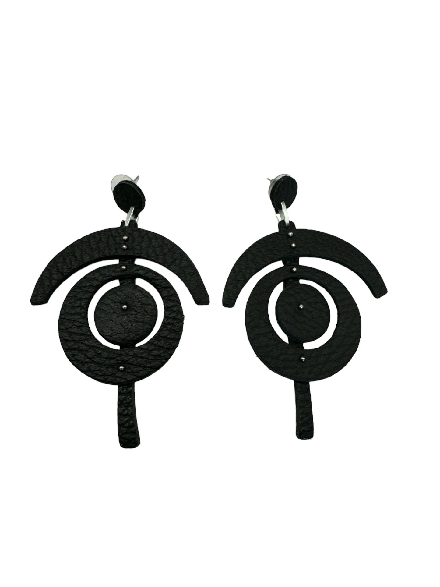 Leather earring Totem