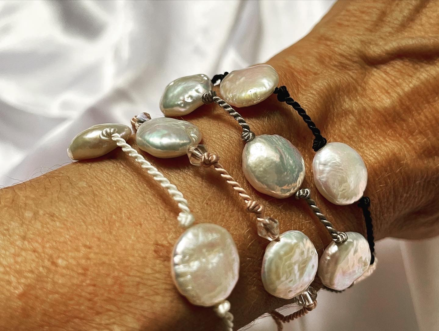 Bracelet Freshwater Coin Pearl with Crystals Tres